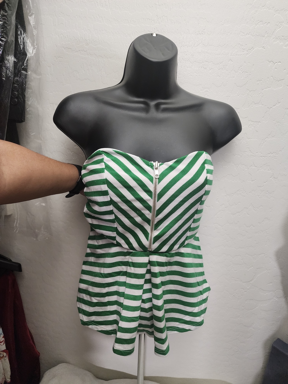 Papaya White Top with Green Trim